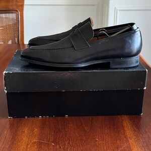 Magnanni Rico Men's loafers.  Size 9.5 Medium.